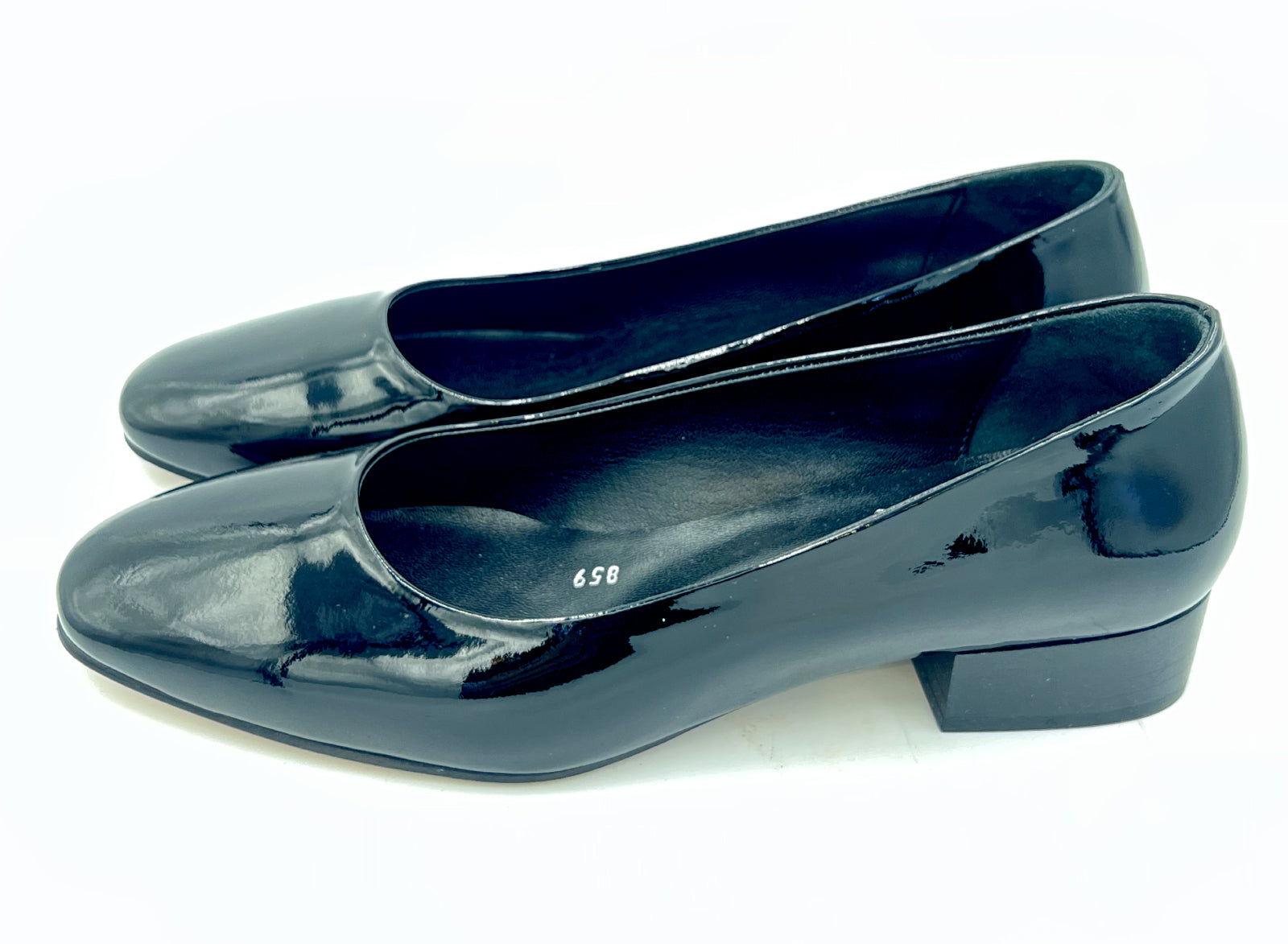 Oscar William Whole cut Pump – High Shine Black